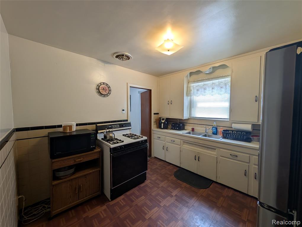 4475 Grayton Street, Detroit, MI 48224 — Photo 9