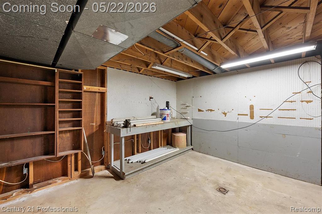 4255 Whispering Oak Drive, Flint, MI 48507 — Photo 42