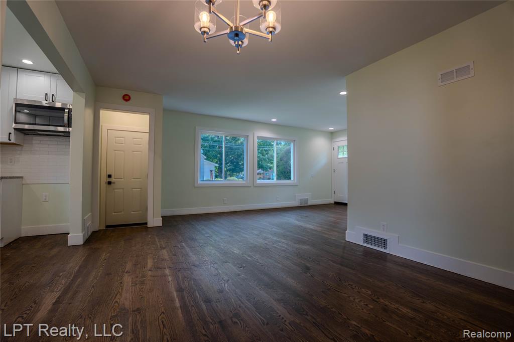 19412 Gaylord, Redford, MI 48240 — Photo 10