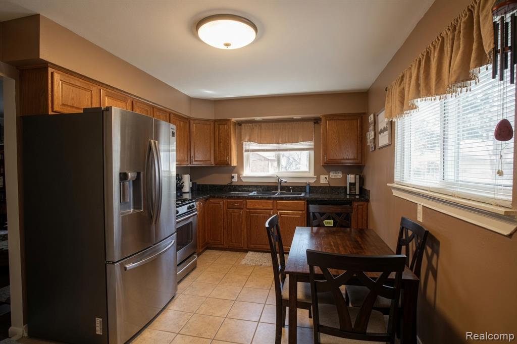 18584 Blue Island Court, Roseville, MI 48066 — Photo 12