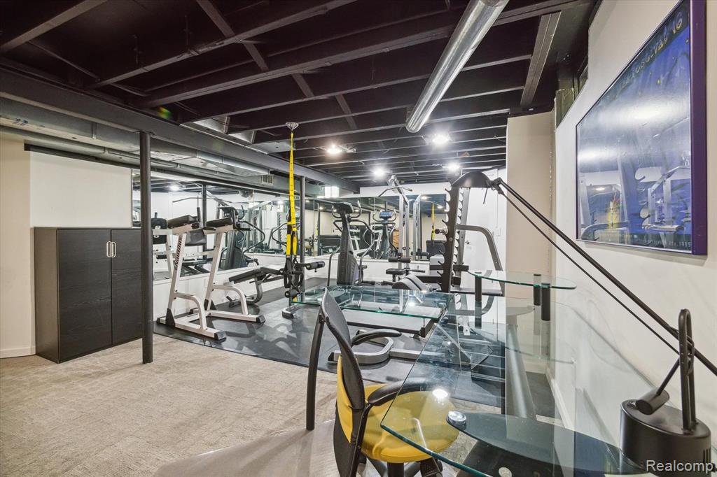 427 Rolling Green Circle S, Rochester Hills, MI 48309 — Photo 42