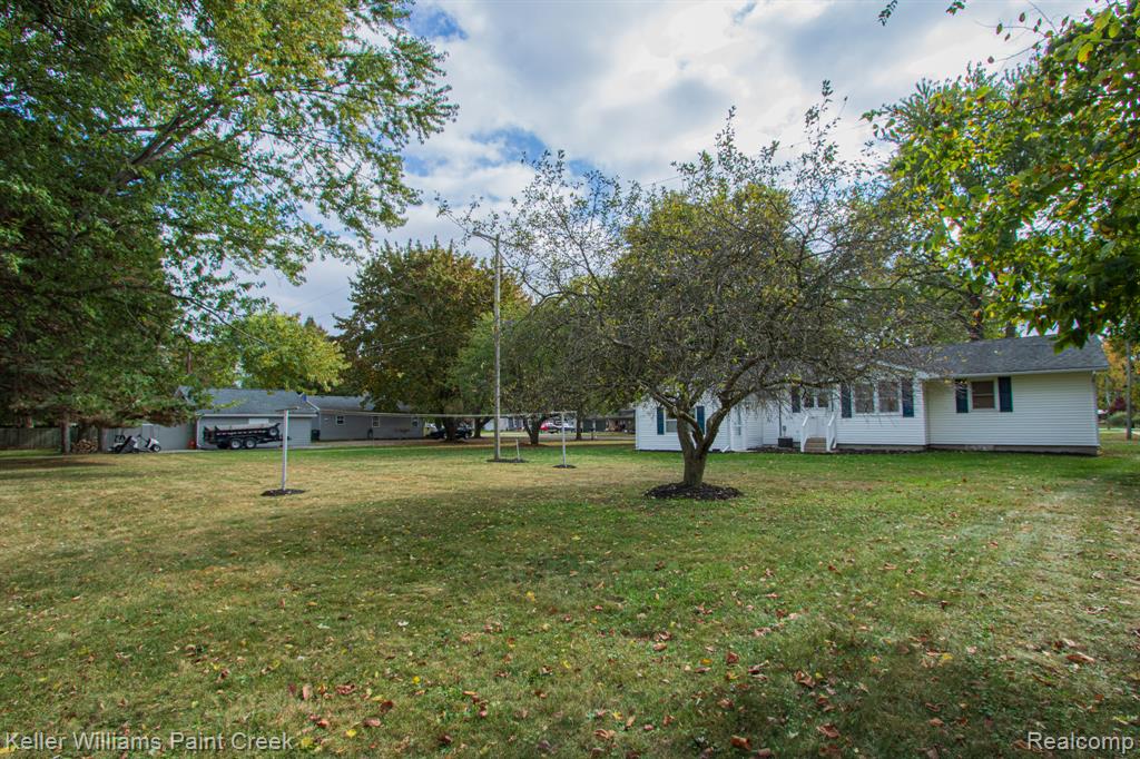 239 Almont Avenue, Almont, MI 48003 — Photo 29