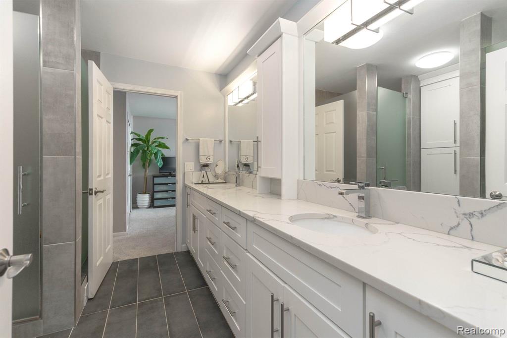4425 ISLAND VIEW Drive, Waterford, MI 48328 — Photo 39