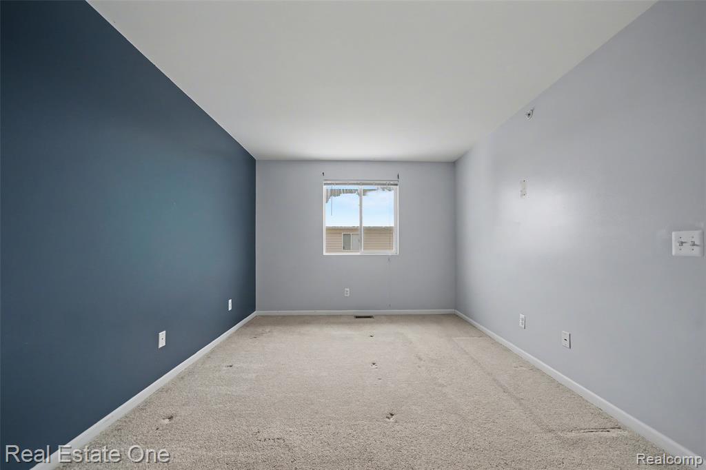 666 Lydia Lane, Pontiac, MI 48341 — Photo 11