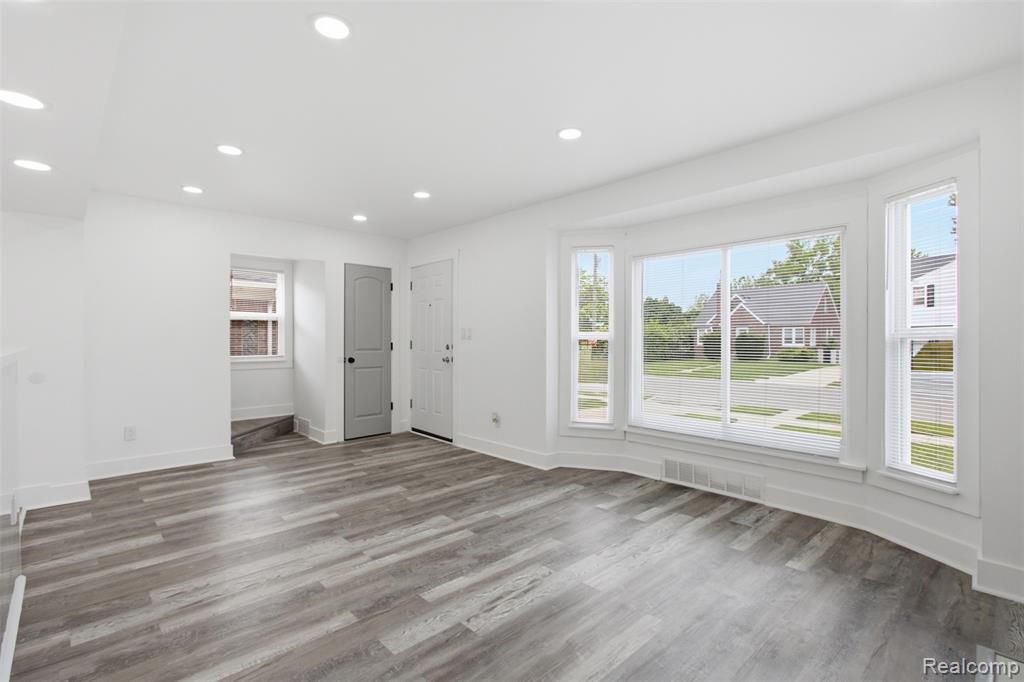 13810 Fairmount Drive, Detroit, MI 48205 — Photo 5