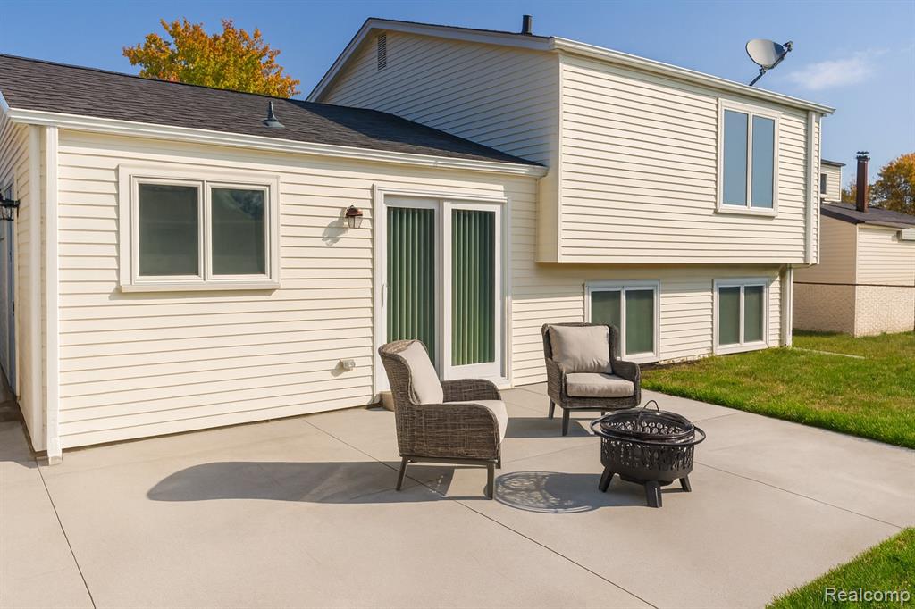 19117 Hyde Park Court, Woodhaven, MI 48183 — Photo 3