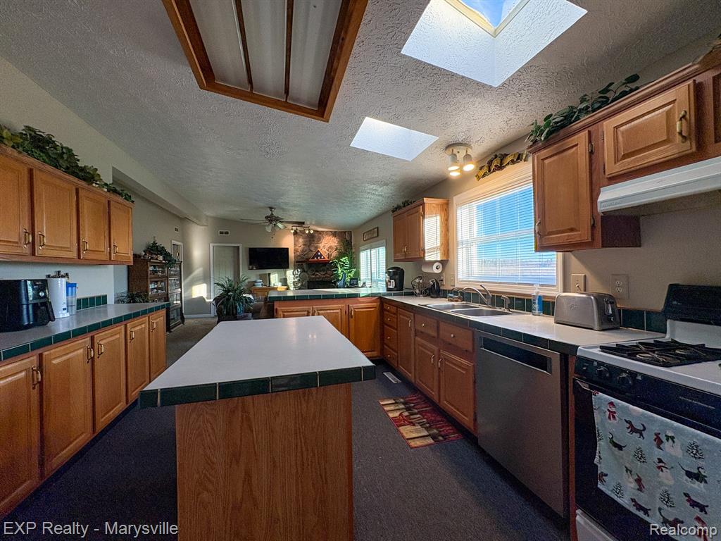 6433 Norman Road, MI 48032 — Photo 18