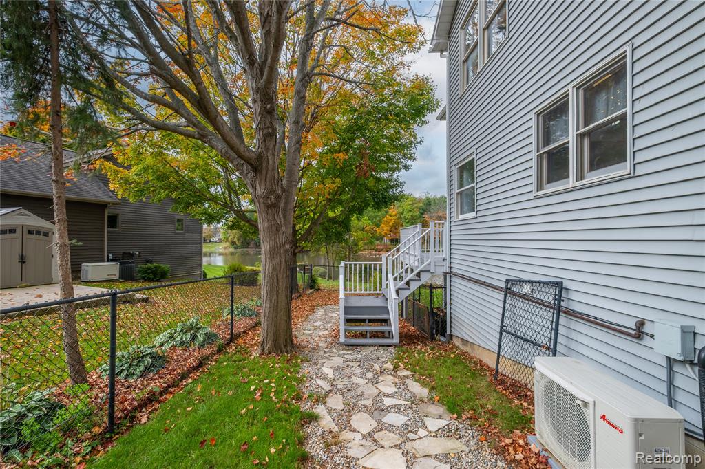 1704 Lakewood Circle, Lapeer, MI, 48446