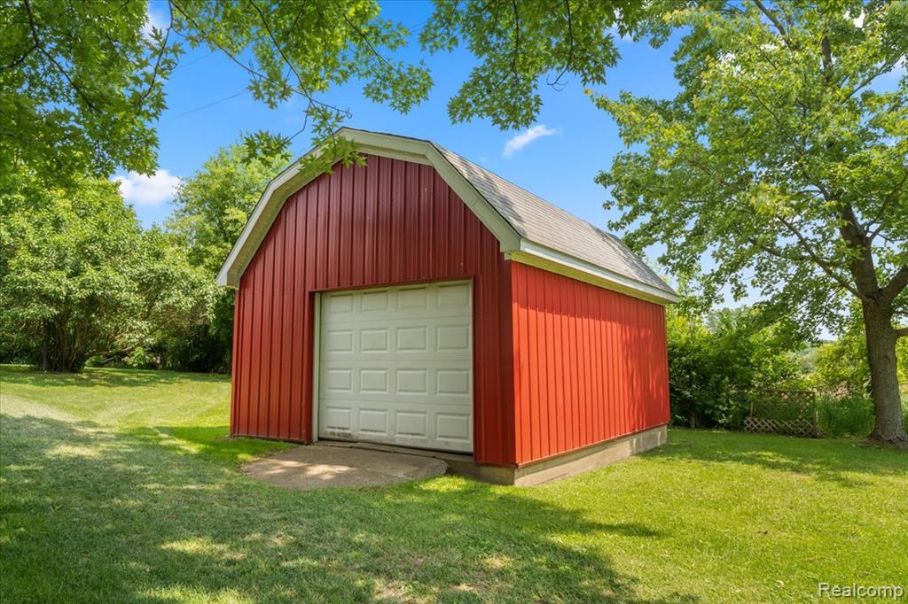 7569 S Durand Road, Durand, MI 48429 — Photo 31