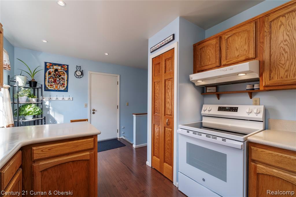 44976 Yorkshire Drive, Novi, MI — Photo 11