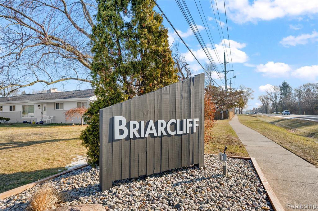 7260 Cottonwood, West Bloomfield, MI — Photo 2