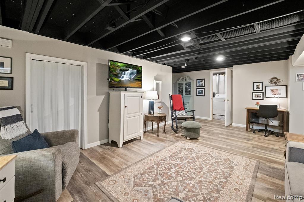 375 Neptune Drive, Walled Lake, MI 48390 — Photo 23