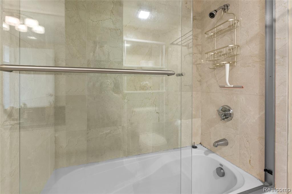 250 E HARBORTOWN DRIVE #1409, Detroit, MI 48207 — Photo 20