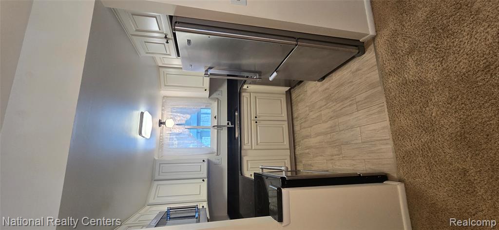 61315 Heritage Boulevard, 4, South Lyon, MI 48178 — Photo 3