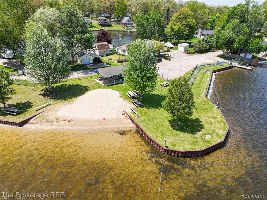 293 Hickory Place Drive, Columbiaville, MI 48421 — Photo 15