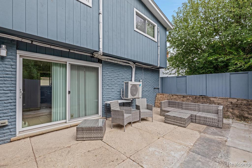5559 Abington, West Bloomfield, MI — Photo 36