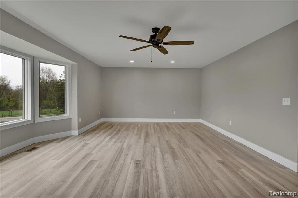 7341 Wood Pointe Drive, Almont, MI 48003 — Photo 18