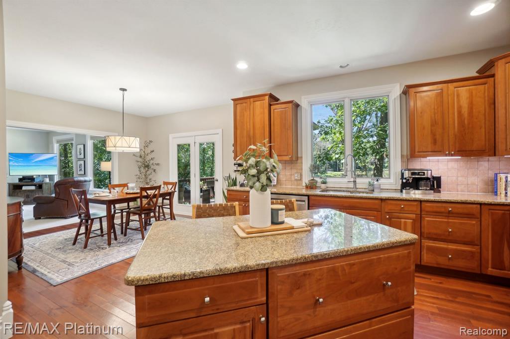 4657 Lakeshire Drive, Howell, MI 48843 — Photo 15
