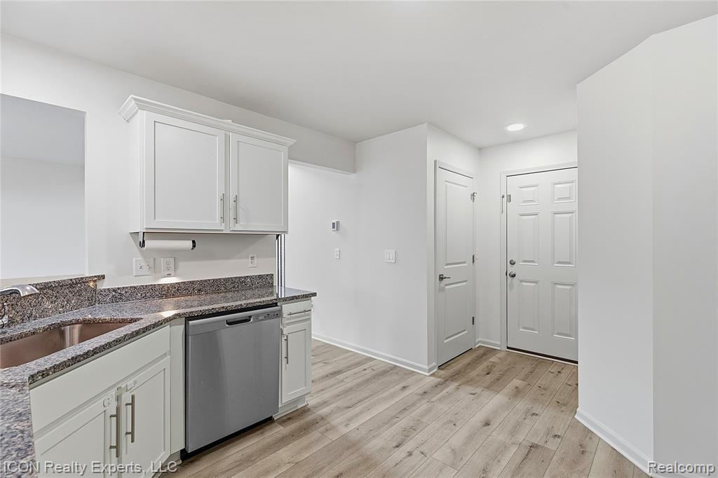 6650 Chandler Drive, Belleville, MI 48111 — Photo 8