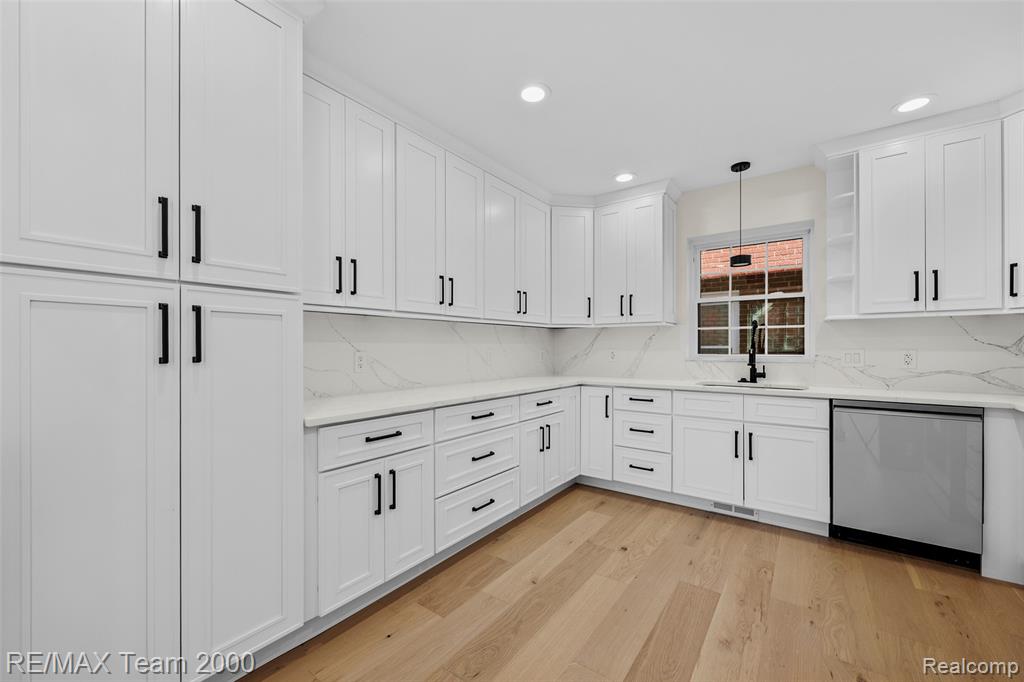 933 N Highland Street, Dearborn, MI 48128 — Photo 27