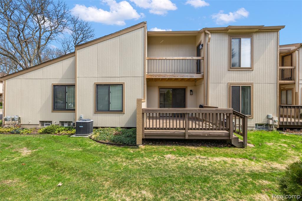 23243 Farmington Road, Farmington, MI 48336 — Photo 37