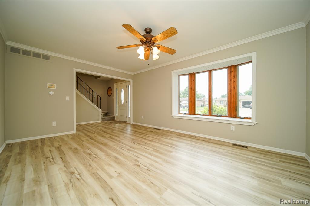 51784 Julies Drive, Clinton Twp, MI 48047 — Photo 14