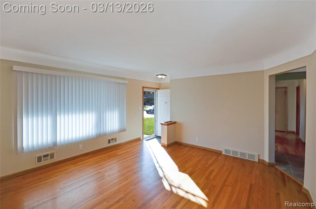 8565 Dale, Center Line, MI 48015 — Photo 10
