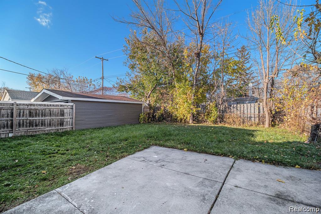 408 W Jarvis Avenue, Hazel Park, MI 48030 — Photo 20