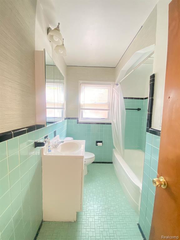 7762 Grayfield Street, Dearborn Heights, MI 48127 — Photo 11