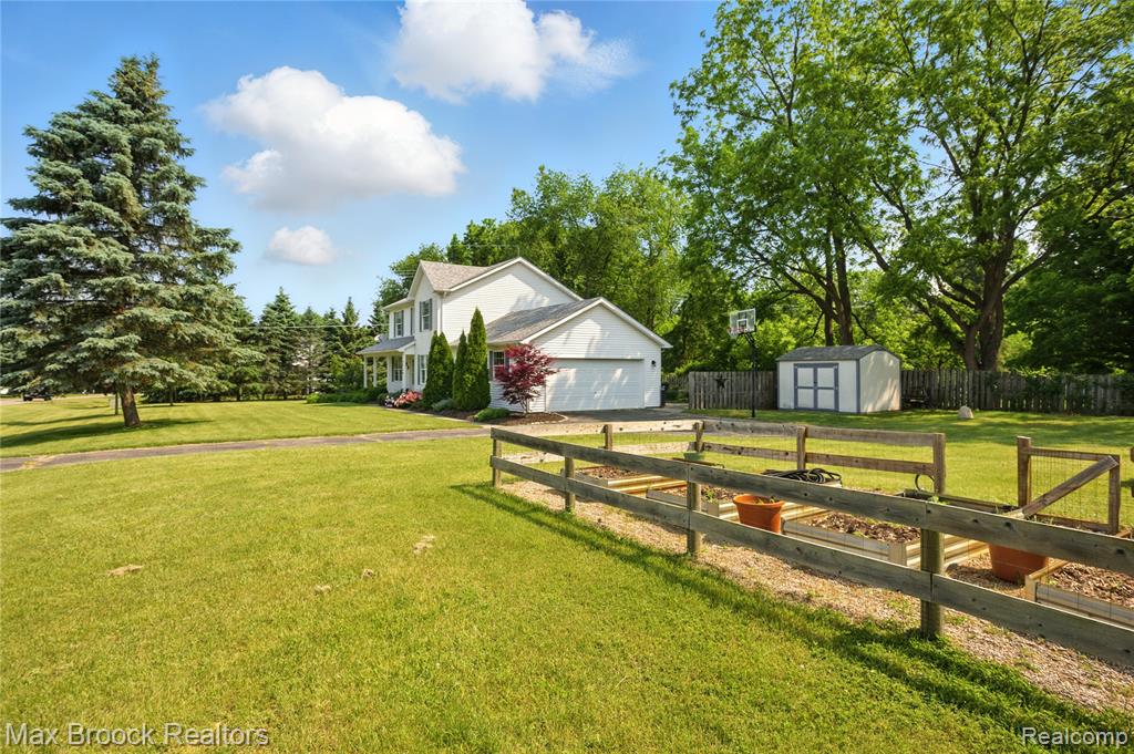 7950 Sandmar Lane, Davisburg, MI 48350 — Photo 39