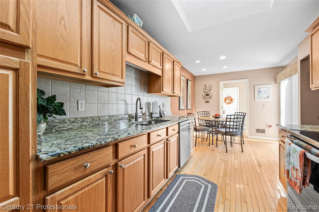 50283 Highpoint Court, Macomb, MI 48044 — Photo 11