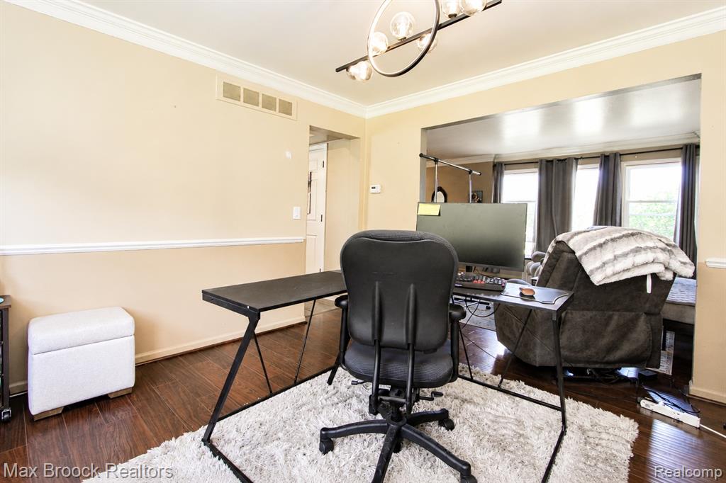 8952 Cynthia Court, Commerce Twp, MI 48382 — Photo 25