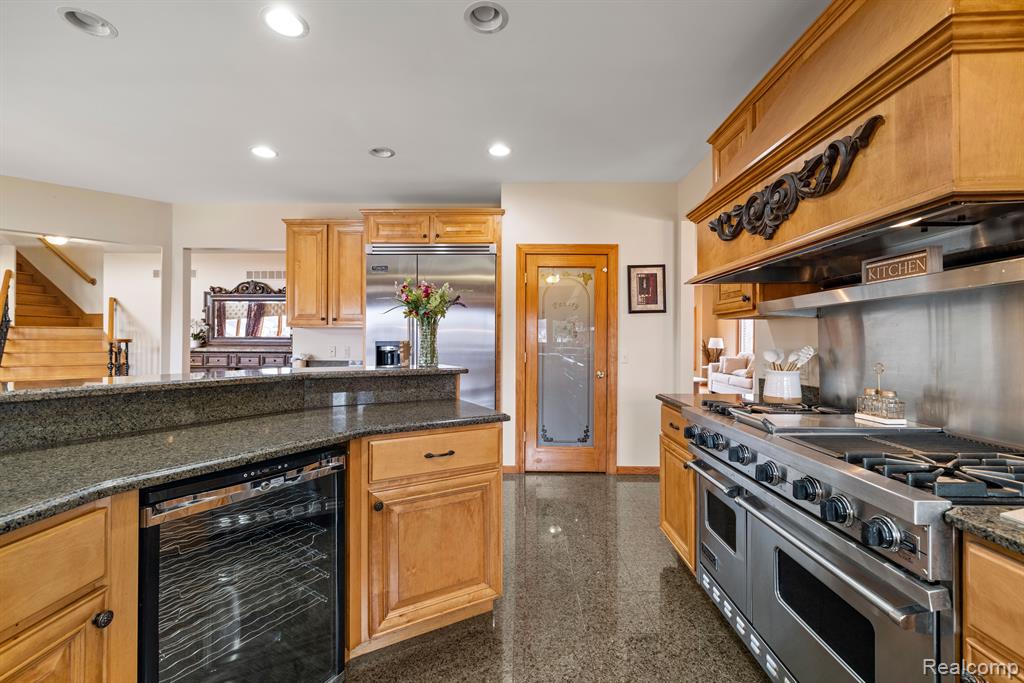 49332 GOLDEN LAKE Drive, Shelby Twp, MI 48315 — Photo 21