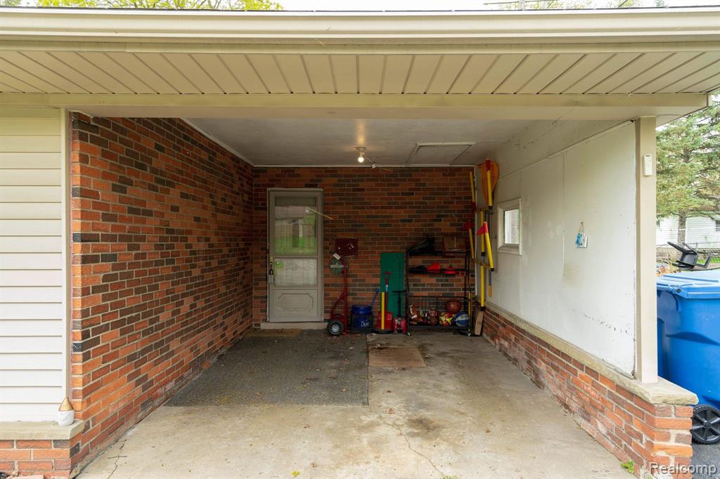 779 JOYCEIL Drive, Waterford, MI 48328 — Photo 5