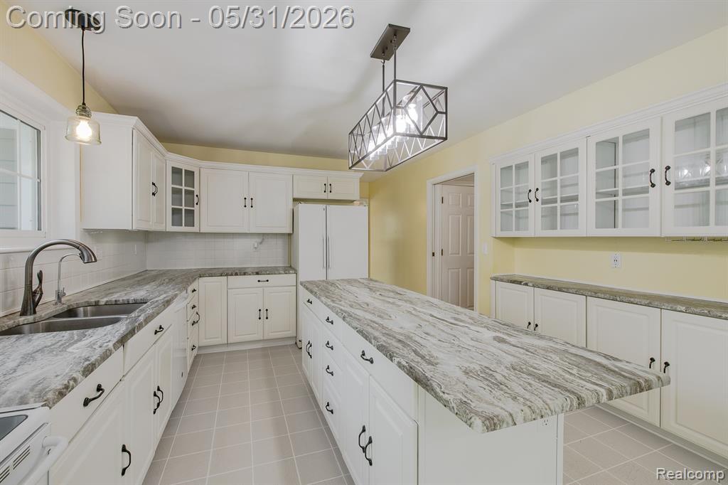 5020 Whitlow Court, Commerce Twp, MI 48382 — Photo 10
