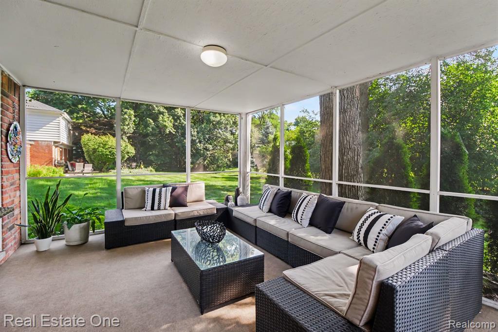 5963 Barnstable Court, West Bloomfield, MI — Photo 8