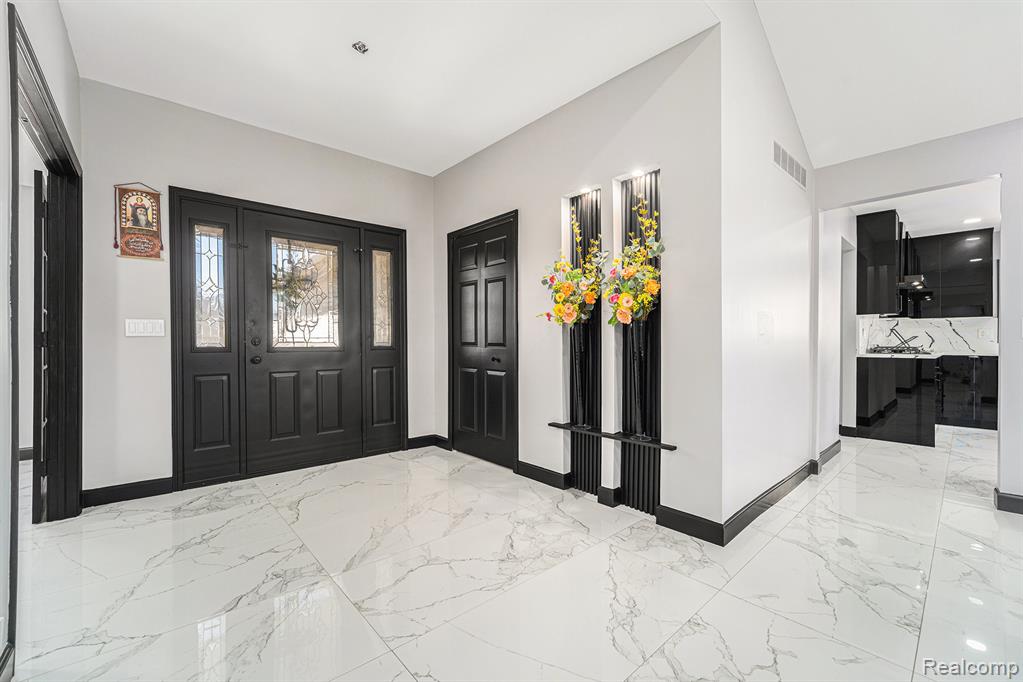 53242 Clarion Drive, Macomb, MI 48042 — Photo 3
