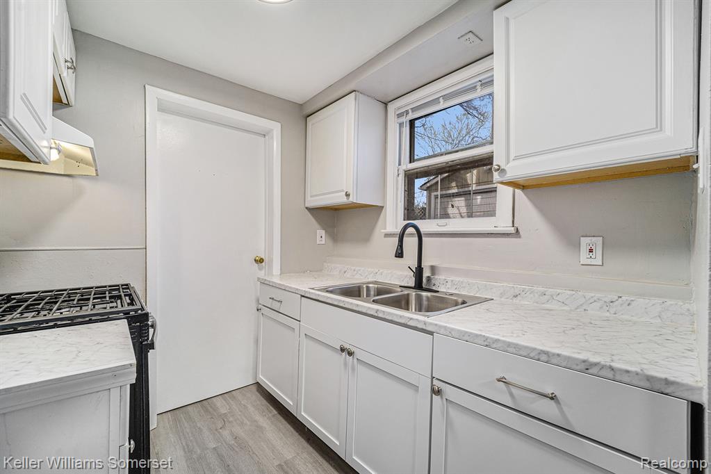 8043 Kaltz, Center Line, MI 48015 — Photo 6