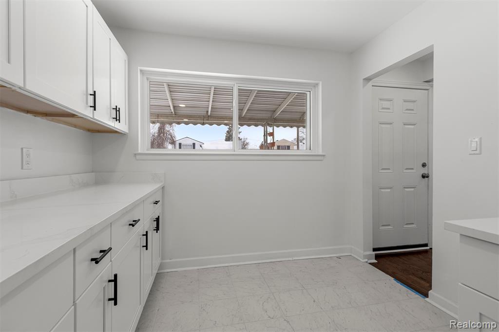 8932 Wormer, Redford, MI 48239 — Photo 13