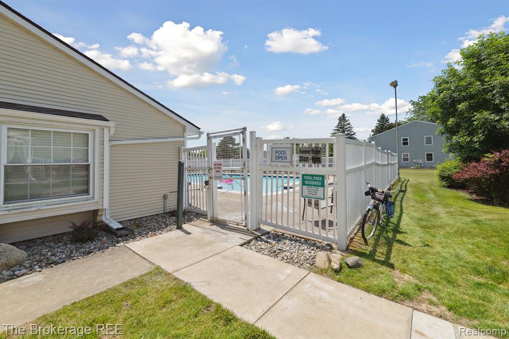 9451 Parkwood N, Davison, MI 48423 — Photo 33