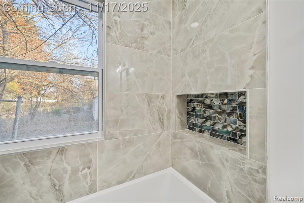 8100 Evergreen Avenue, Detroit, MI 48228 — Photo 11
