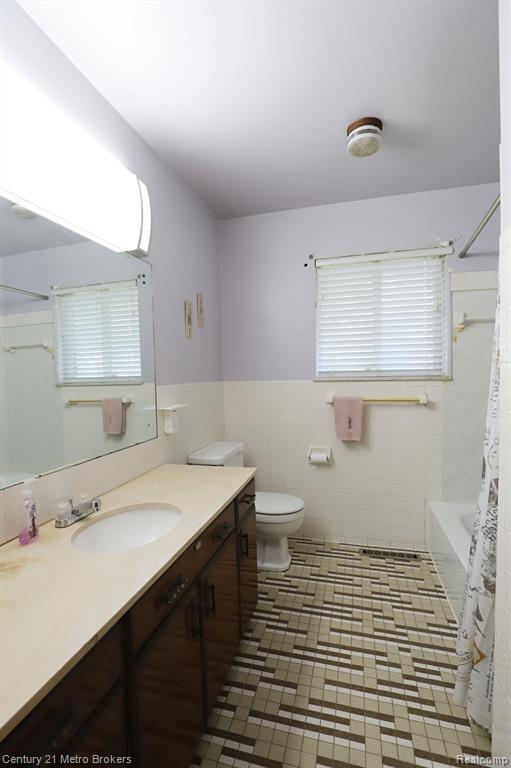 G-3366 W COURT Street, Flint, MI 48532 — Photo 13