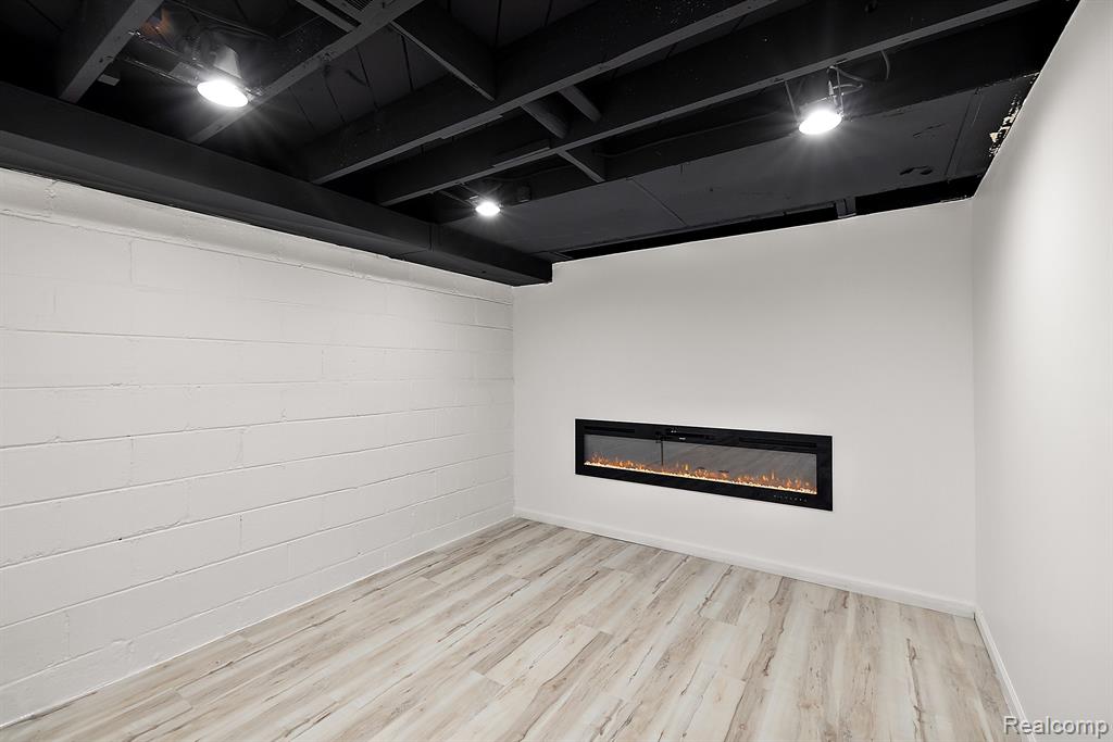 925 N MELBORN Street, Dearborn, MI 48128 — Photo 22