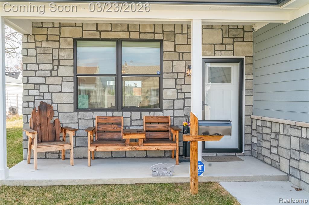 25800 Groveland, Roseville, MI 48066 — Photo 5