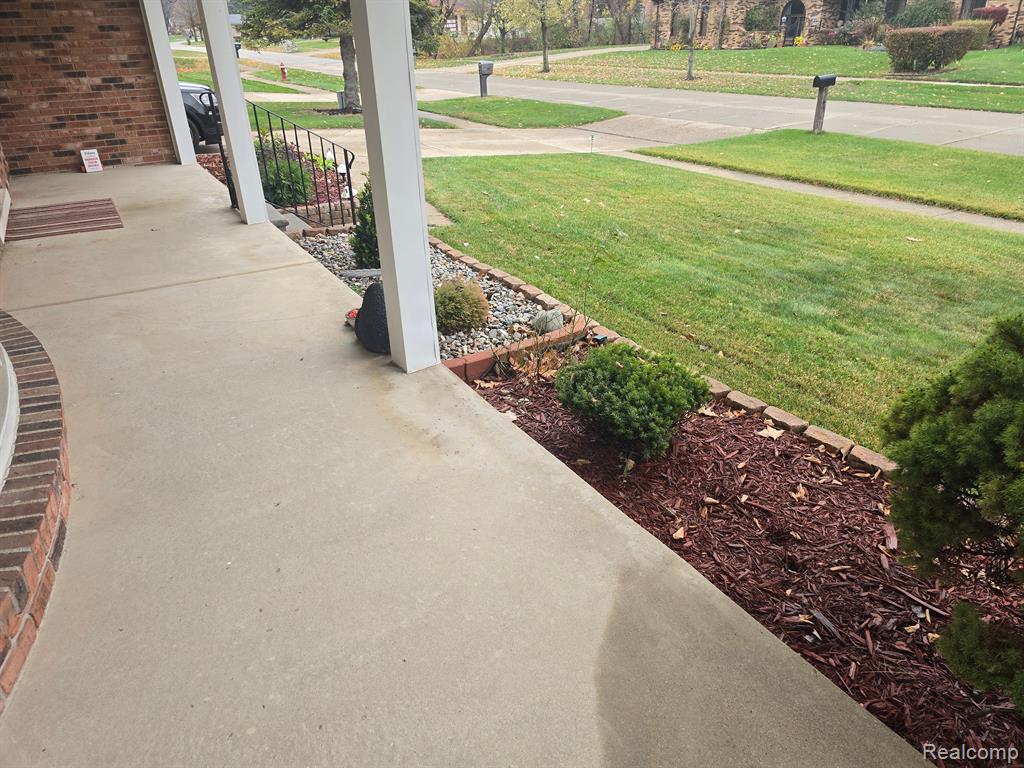 47425 Westlake Drive, Shelby Twp, MI 48315 — Photo 43
