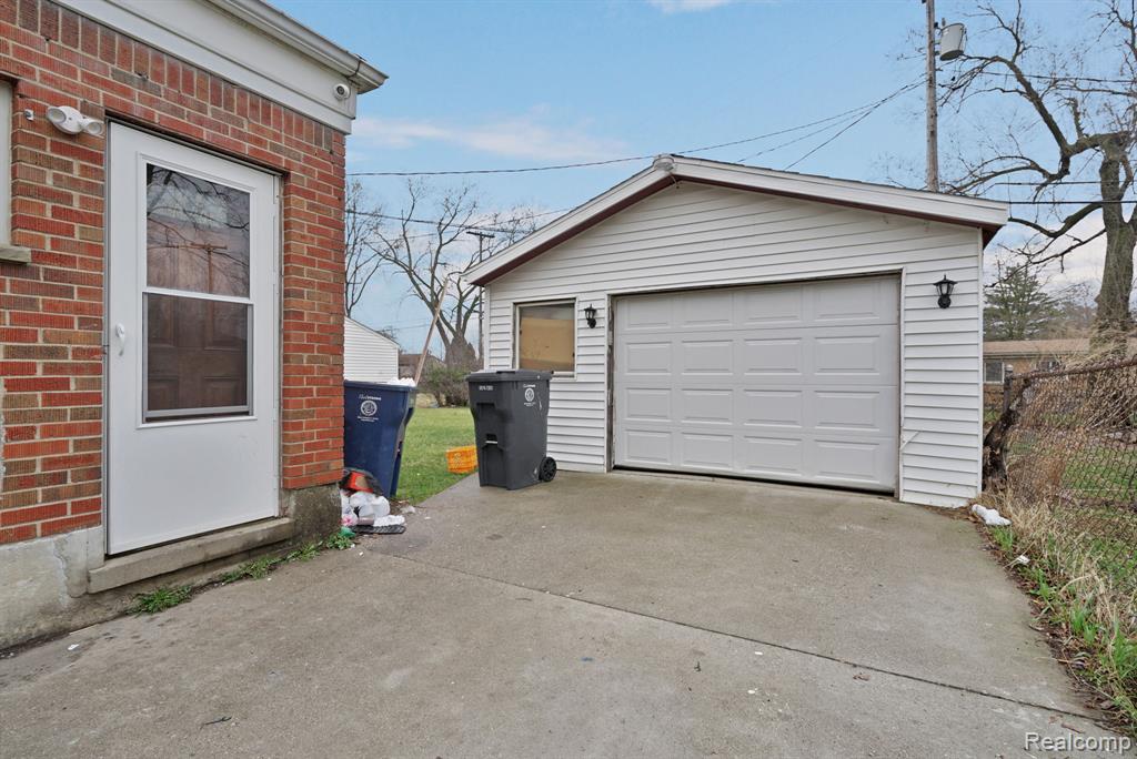 5616 Griggs Drive, Flint, MI 48504 — Photo 5