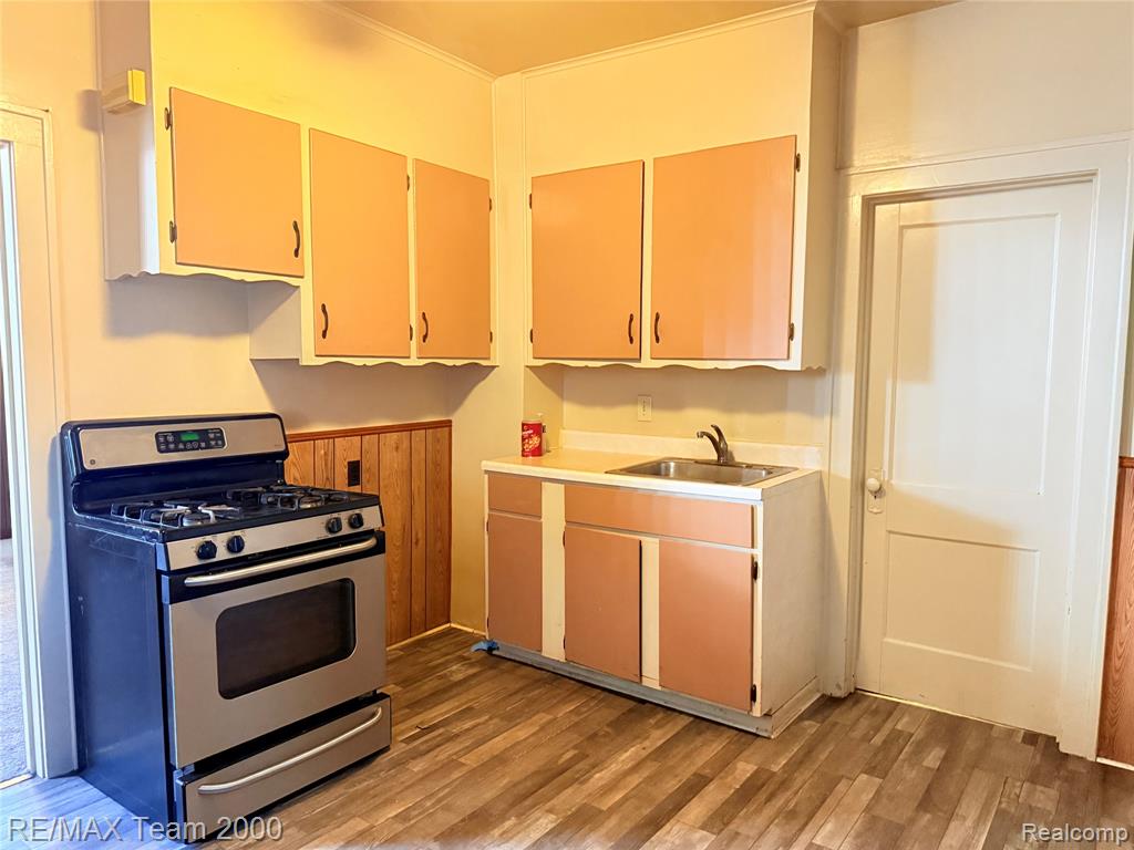 8120 Kirkwood Street, Detroit, MI 48210 — Photo 9