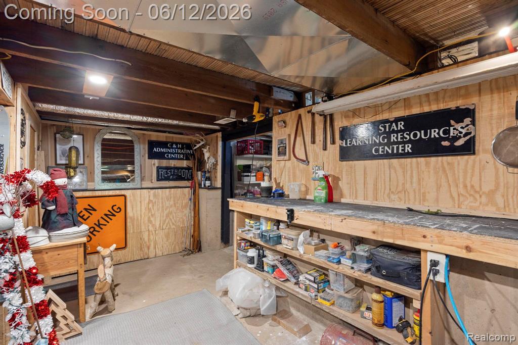 1808 Lombardy, Highland, MI 48356 — Photo 20