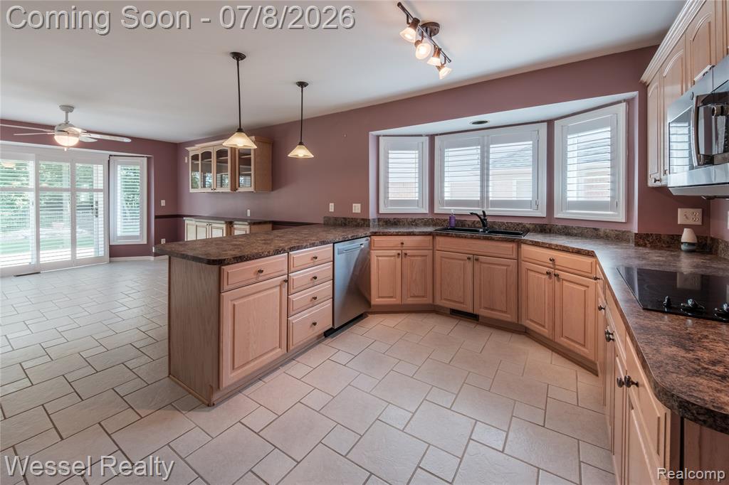 17575 Rocco Drive, Macomb, MI 48044 — Photo 12