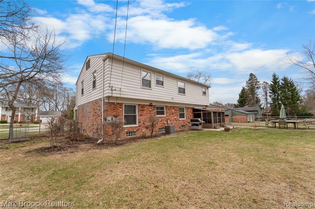 7118 Cathedral Drive, Bloomfield Hills, MI 48301 — Photo 55